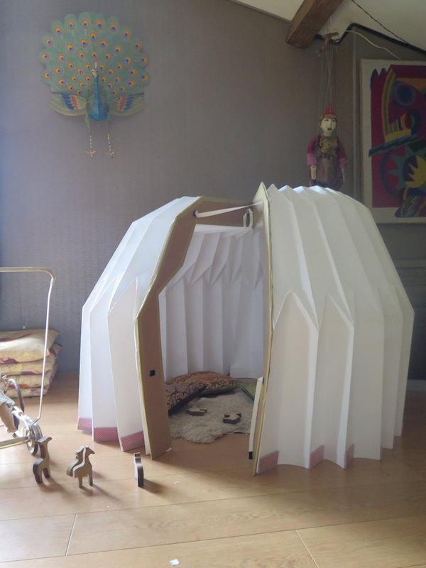 Casitas y refugios para niños hechos con origami