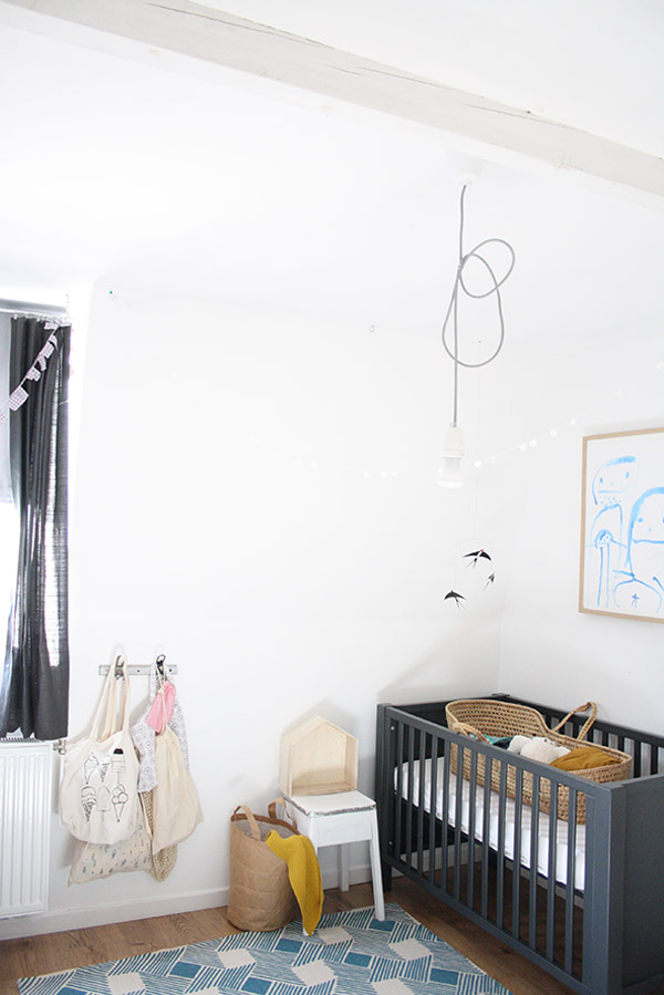 Habitación de bebé vintage con aires bohemios