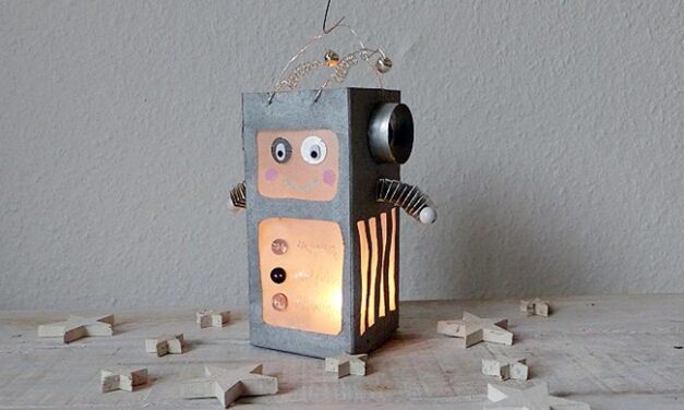 Manualidad infantil: linterna robot