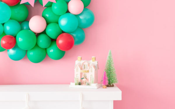 Decoración con globos: corona de globos para Navidad