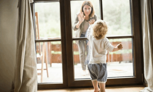 Guía rápida: qué puertas elegir en casas con peques