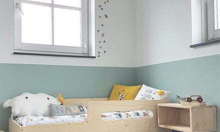 Una habitación infantil relajante en menta y blanco