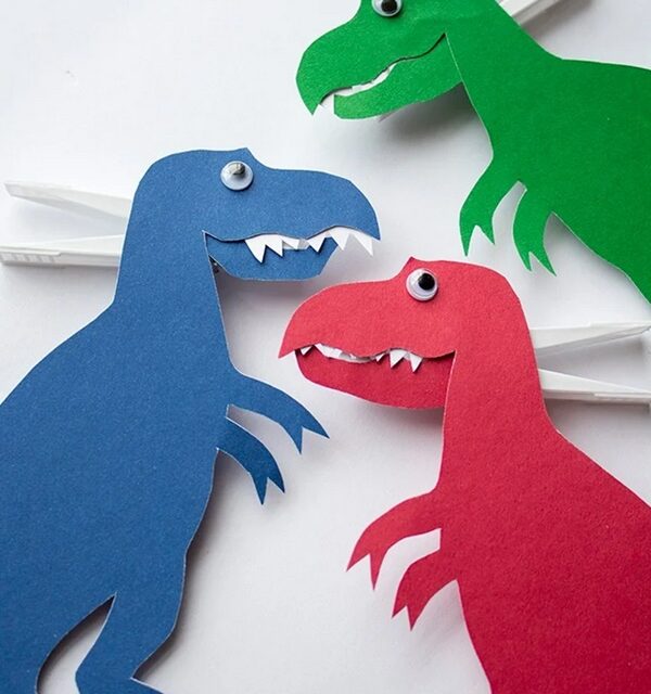 DIY infantil: un dinosaurio con dientes