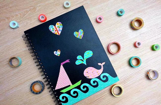 Manualidad infantil: decorar una libreta con Washi Tape